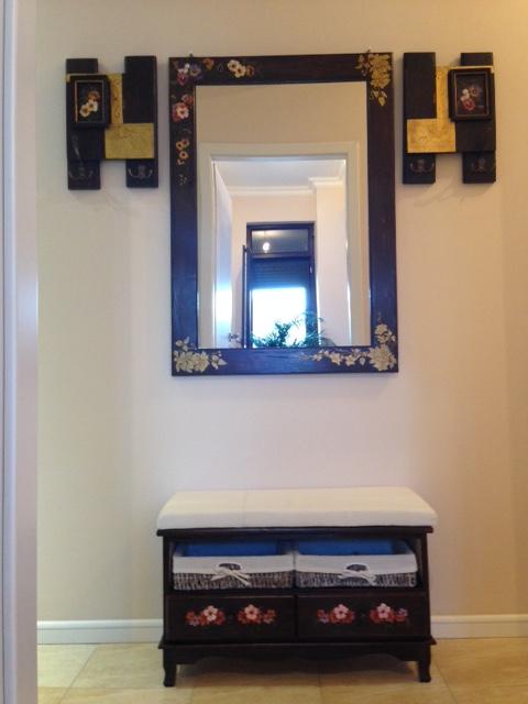 Mobilier pictat pentru hol